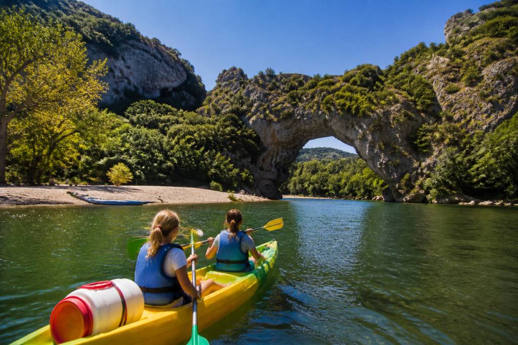 Les meilleures activités de plein air en ardèche pour toute la famille : idées et conseils pour profiter