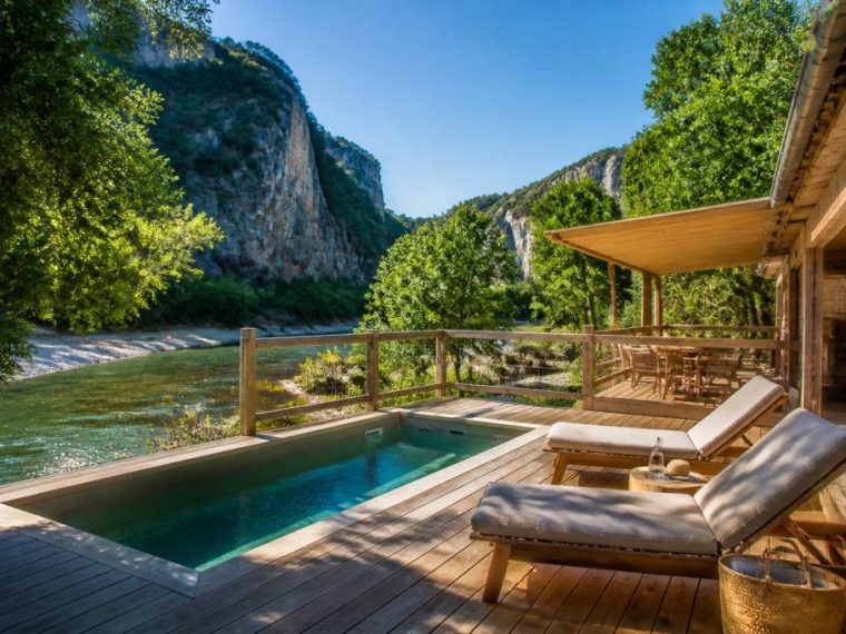 Camping 5 etoiles au bord de l'Ardèche : les meilleurs hébergements pour des vacances haut de gamme