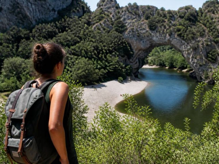 Voyager responsable en ardèche : conseils pour un séjour plus vert et plus respectueux