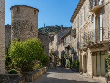 Aubenas : que faire, que voir et où séjourner pour découvrir la ville