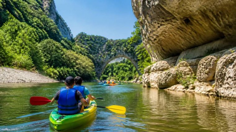 Canoë en ardèche : les parcours à ne pas manquer pour une journée inoubliable