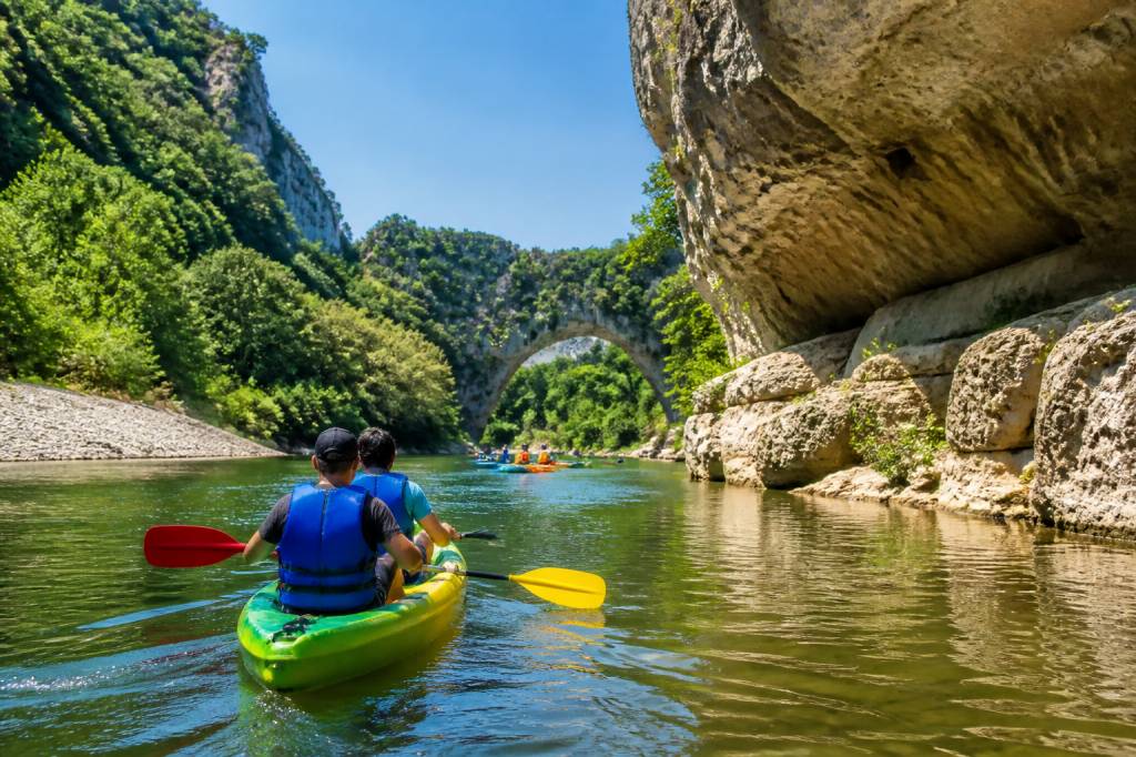 Canoë en ardèche : les parcours à ne pas manquer pour une journée inoubliable