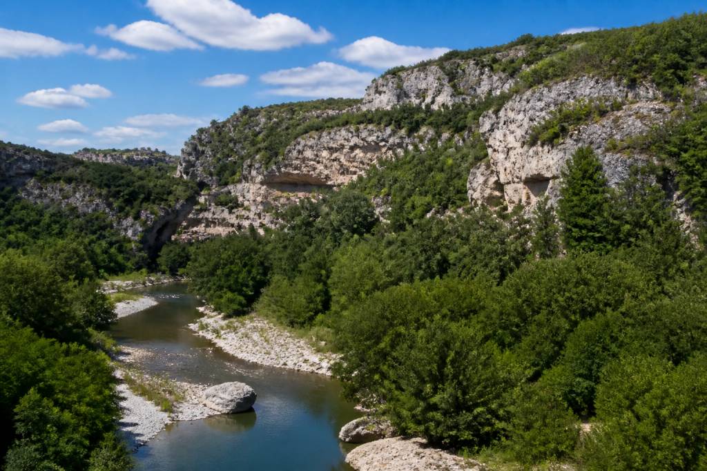 Ardèche banne : découvrir ce site emblématique entre nature et patrimoine